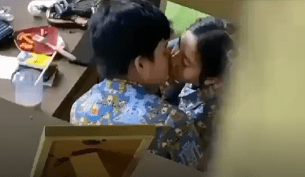 Nonton film Viral Video Anak Sekolahan Smada 2 Magetan Bermesraan Nakal! terbaru di Dutamovie21